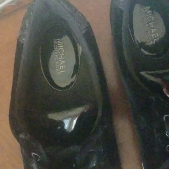 Shoes - Picture 2 of 7